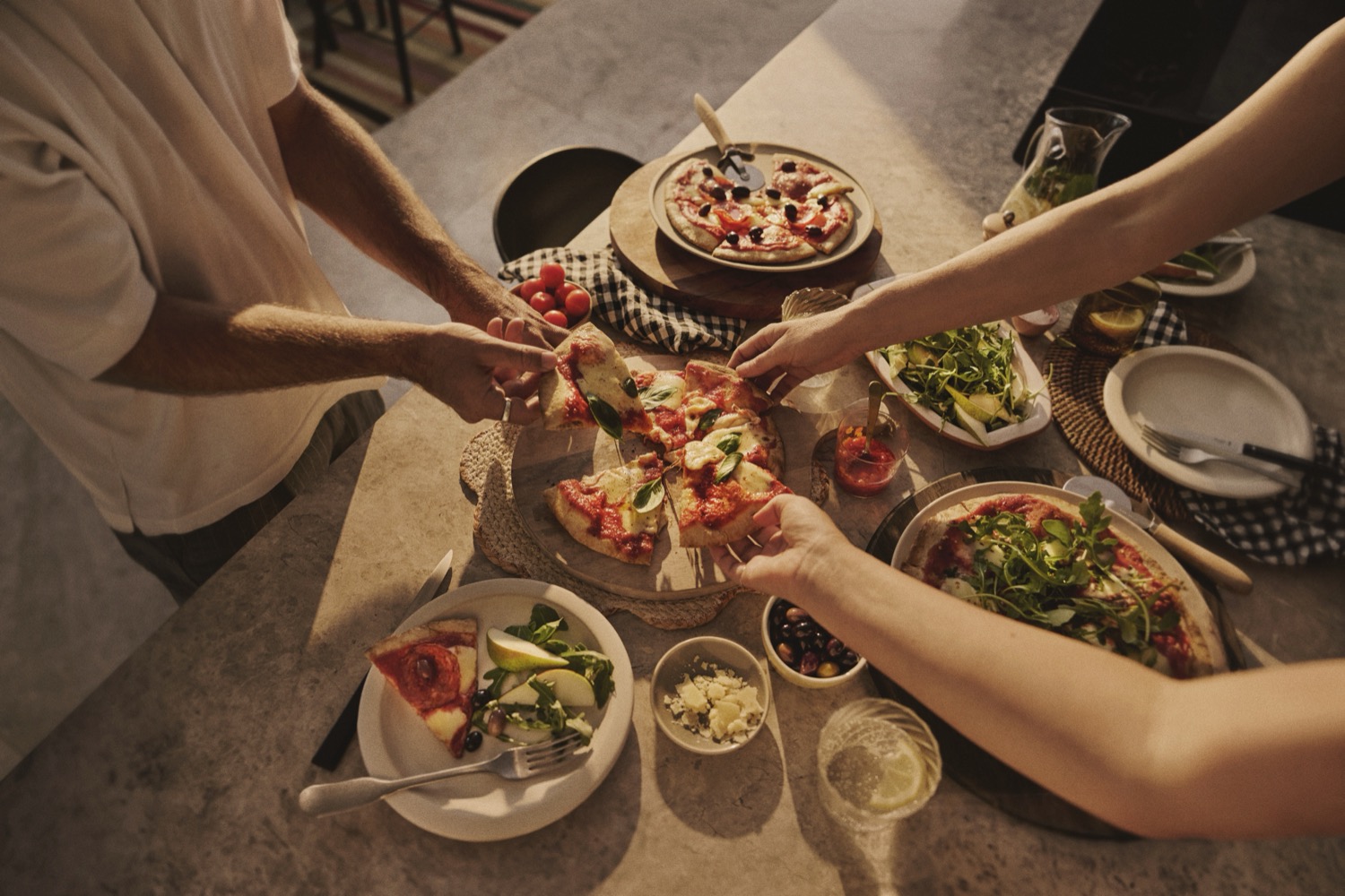 Family enjoying pizza night